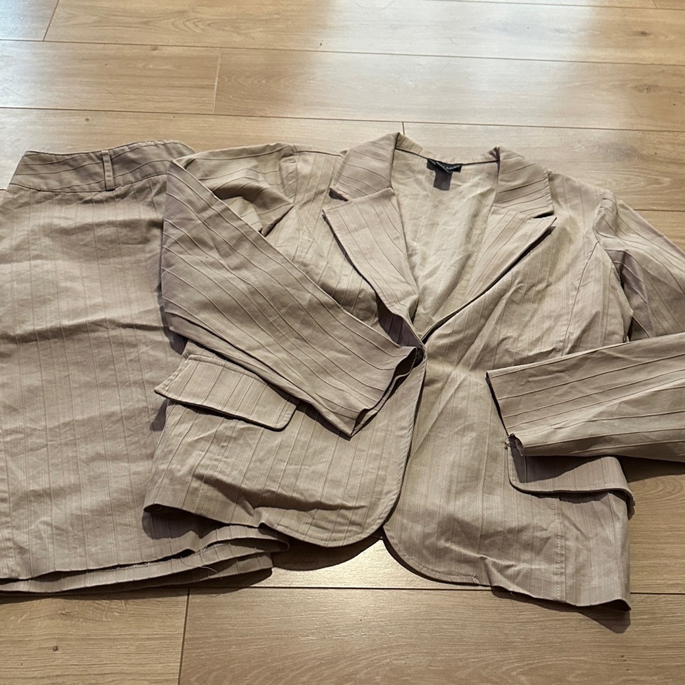 Classic Beige Pinstripe Women’s Bermuda Short Suit Set